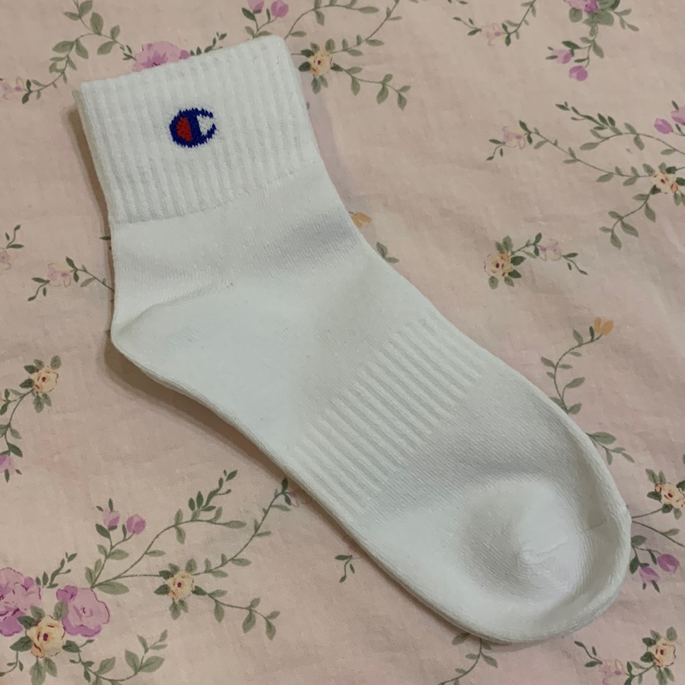 1 pair of Champion socks